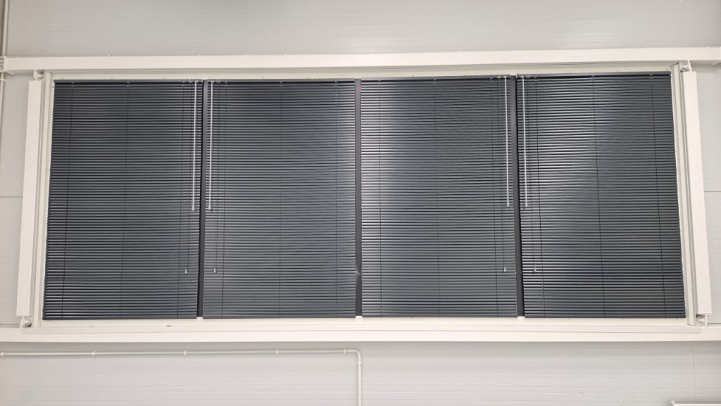 04-04 Sunpro Żaluzje wewnętrzne 25mm manualne